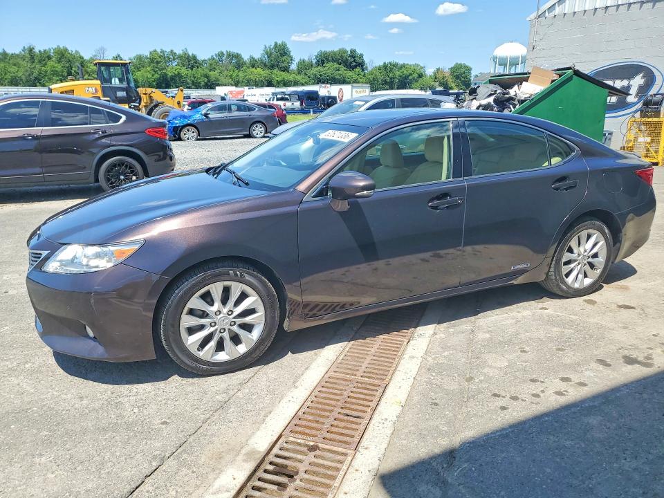 2013 Lexus Es 300h VIN JTHBW1GGXD2004730 COPART salvage auction — MINOR DENT/SCRATCHES, Pa - Cert Of Title, sold $2,250 on 2026-07-31 (photo 1)