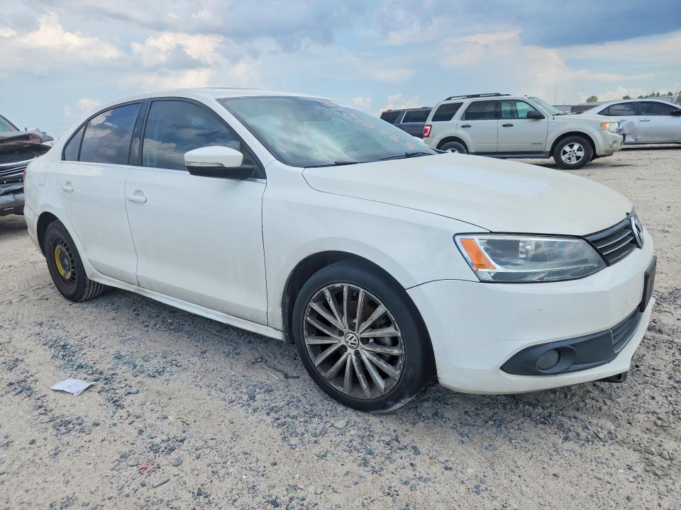 2014 Volkswagen Jetta VIN 3VWL07AJ1EM212999 COPART salvage auction — MINOR DENT/SCRATCHES, Mt - Certificate Of Title, sold $1,550 on 2026-07-17 (photo 4)