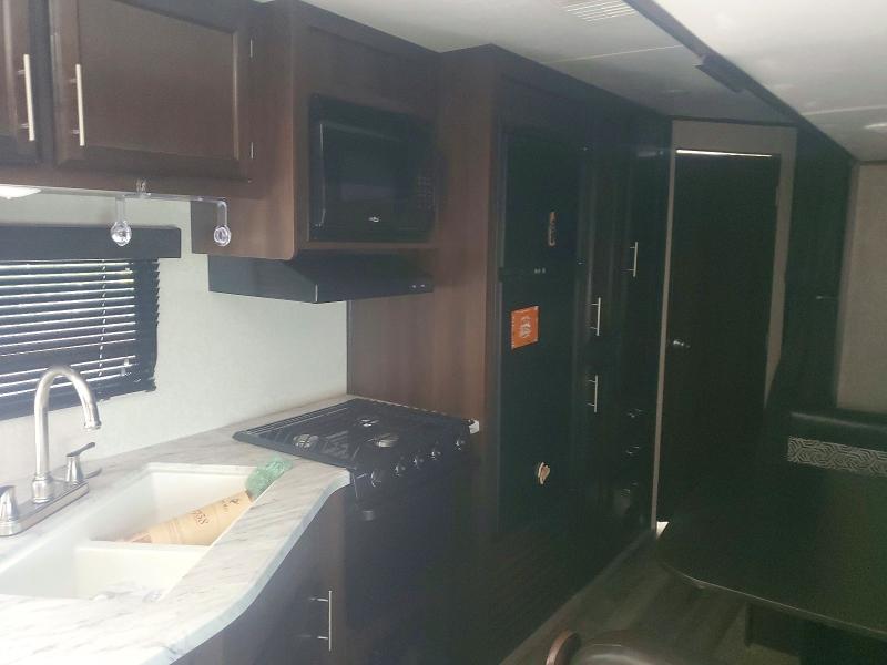 2019 Jayco Jay flight VIN 1UJBJ0BR2K17X0084 COPART salvage auction — SIDE, AL - CERT OF TITLE-SALVAGE TITLE, sold $5,000 on 2026-10-01 (photo 9)
