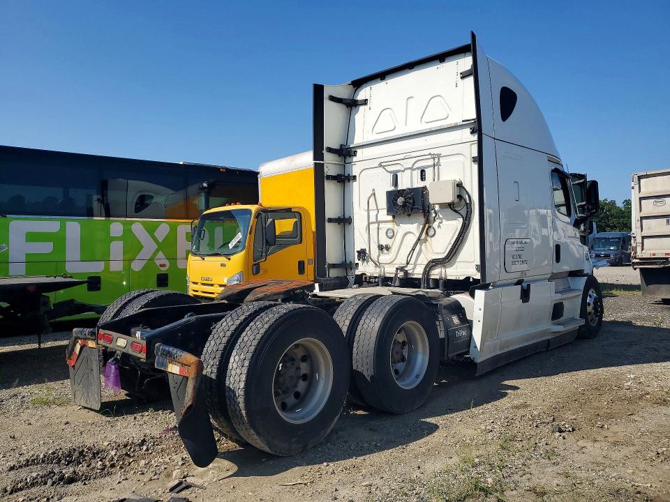 2020 Freightliner All other VIN 3AKJHPDV5LSMC8976 COPART salvage auction — FRONT END, NJ - CERTIFICATE OF TITLE, sold $2,050 on 2026-07-30 (photo 3)