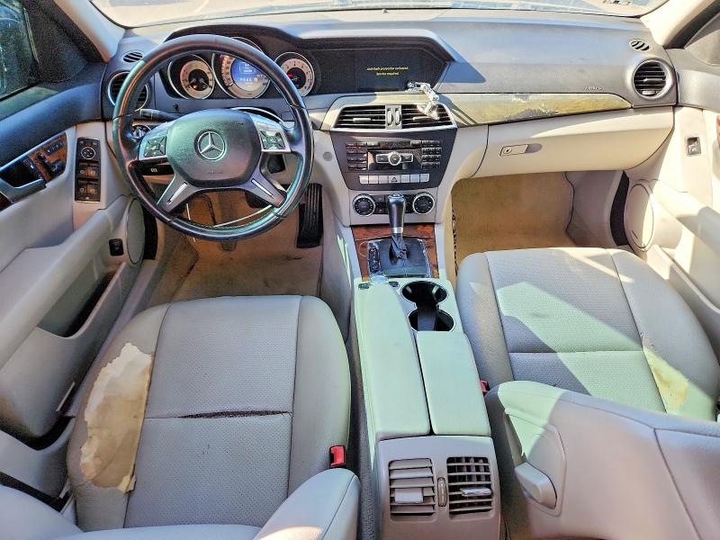 2012 Mercedes-benz C-klasse VIN WDDGF4HB0CR235773 COPART salvage auction — MINOR DENT/SCRATCHES, In - Dis/Dlr/Exp Only Clean Title, sold $525 on 2026-08-13 (photo 8)
