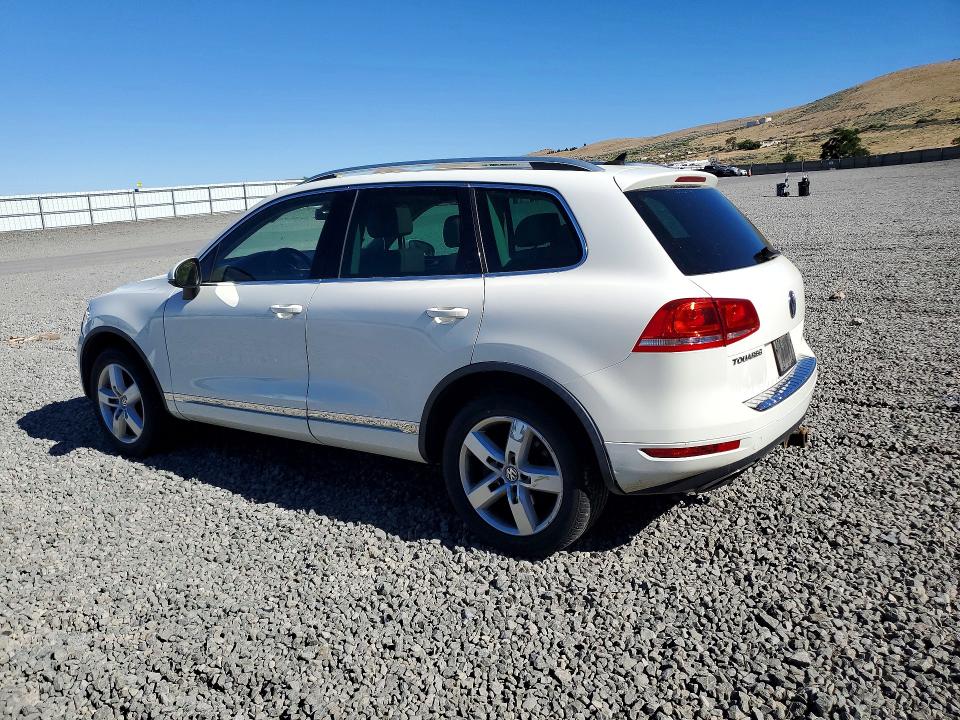 2011 Volkswagen Touareg VIN WVGFF9BP8BD004733 COPART salvage auction — MINOR DENT/SCRATCHES, NV - CERTIFICATE OF TITLE, sold $875 on 2026-07-16 (photo 2)