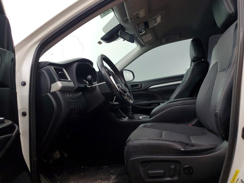 2017 Toyota Highlander VIN 5TDZZRFH5HS200850 COPART salvage auction — FRONT END, TX - CERTIFICATE OF TITLE, sold $7,000 on 2026-08-27 (photo 7)