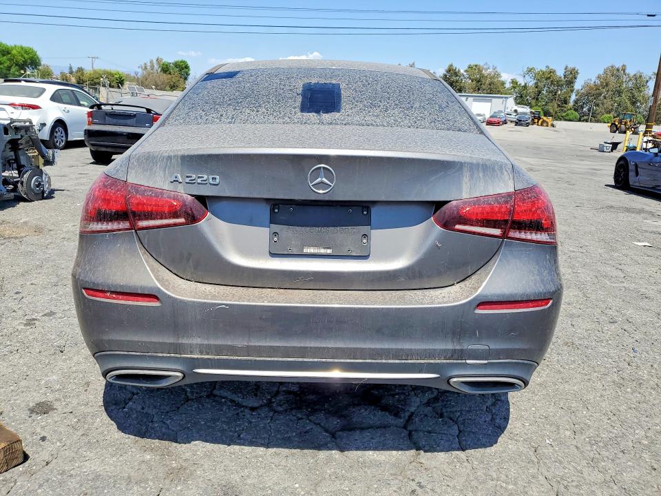 2019 Mercedes-benz A-klasse VIN WDD3G4EB2KW024655 COPART salvage auction — MINOR DENT/SCRATCHES, Ca - Dis/Dlr/Exp Only Clean Title, sold $5,300 on 2026-08-12 (photo 6)