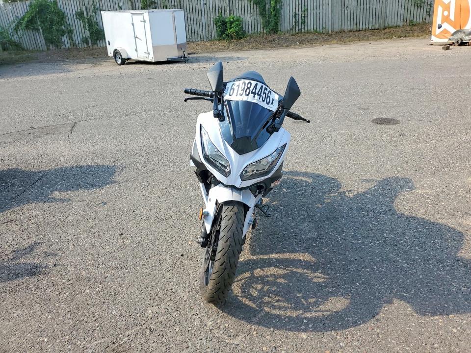 2013 Kawasaki Zg VIN JKAEX8A16DDA01012 COPART salvage auction — NORMAL WEAR, MN - CERT OF TITLE-PRIOR SALVAGE, sold $1,150 on 2026-07-27 (photo 2)