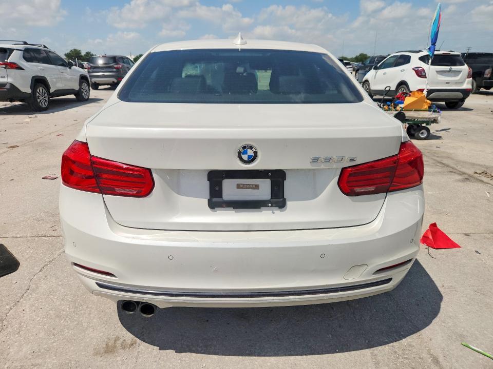 2017 BMW 3er VIN WBA8E1C52HK480041 COPART salvage auction — MINOR DENT/SCRATCHES, La - Permit To Sell (P), sold $1,850 on 2026-08-03 (photo 6)