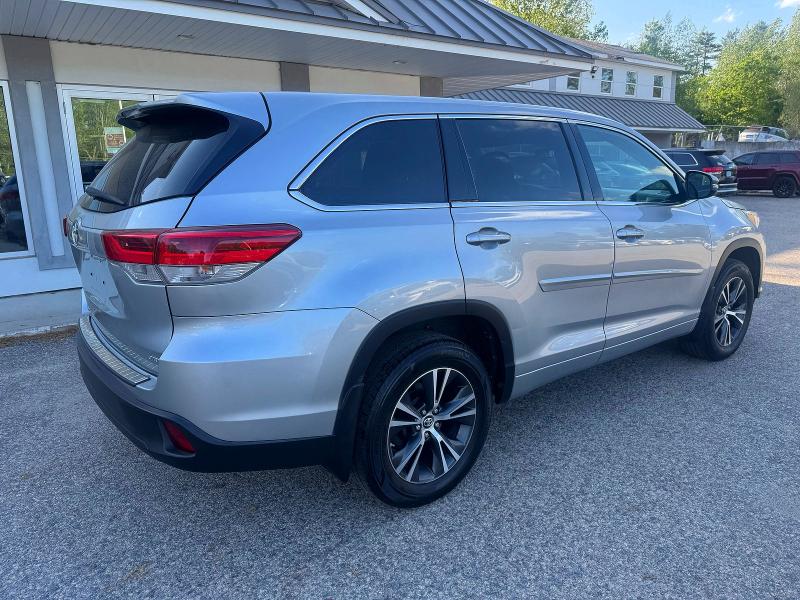 2018 Toyota Highlander VIN 5TDBZRFH9JS843564 COPART salvage auction — MINOR DENT/SCRATCHES, NJ - CERTIFICATE OF TITLE (P), sold $9,700 on 2026-07-17 (photo 4)