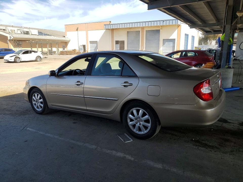 2002 Toyota Camry VIN JTDBE30K720061670 COPART salvage auction — MINOR DENT/SCRATCHES, Ca - Dis/Dlr/Exp Only Clean Title, sold $2,250 on 2026-07-09 (photo 2)