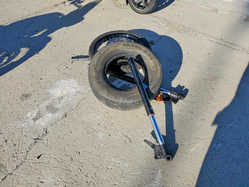 2017 Triumph motorcycle Tiger VIN SMTE07BF9HT780334 COPART salvage auction — FRONT END, CA - SALVAGE CERTIFICATE, sold $700 on 2026-09-17 (photo 9)