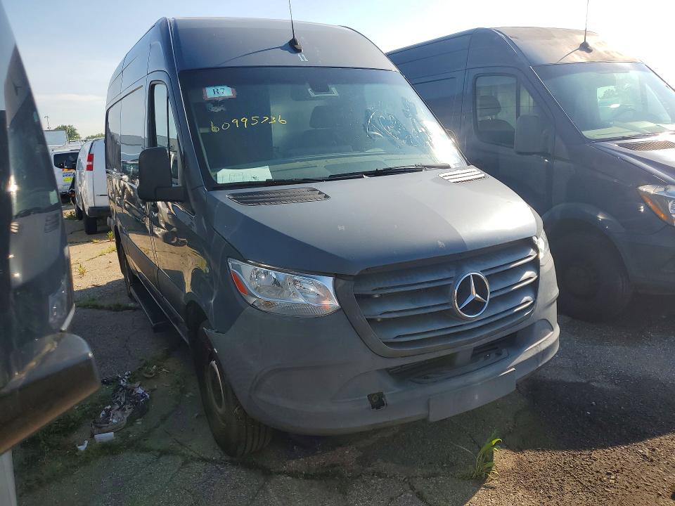 2019 Mercedes-benz Sprinter VIN WD4PF0CD7KP099279 COPART salvage auction — REAR END, Mi - Certificate Of Title (P), sold $8,300 on 2026-07-28 (photo 4)