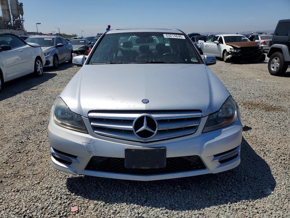 2013 Mercedes-benz C-klasse VIN WDDGF4HB4DG101037 COPART salvage auction — MECHANICAL, Ca - Dis/Dlr/Exp Only Clean Title, sold $525 on 2026-08-04 (photo 5)
