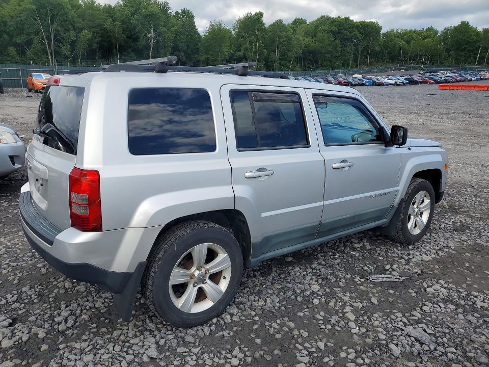 2011 Jeep Patriot VIN 1J4NF1GB9BD276619 COPART salvage auction — MINOR DENT/SCRATCHES, PA - CERT OF TITLE, sold $1,350 on 2026-08-12 (photo 3)