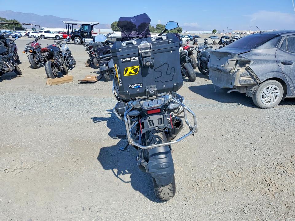 2021 BMW R 1250 VIN WB10M1306M6D55375 COPART salvage auction — MINOR DENT/SCRATCHES, CA - DIS/DLR/EXP ONLY CLEAN TITLE, sold $9,300 on 2026-07-31 (photo 4)