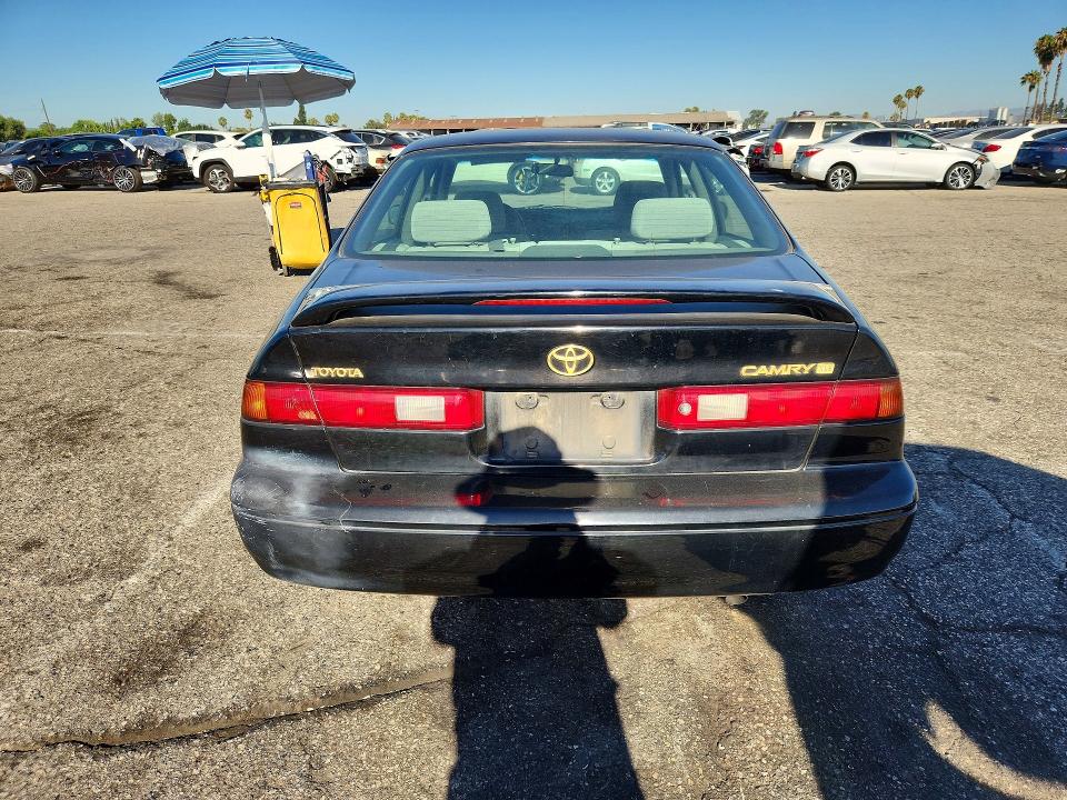 1998 Toyota Camry VIN JT2BG28K2W0152093 COPART salvage auction — SIDE, Ca - Dis/Dlr/Exp App For Dup Clean, sold $525 on 2026-07-24 (photo 6)