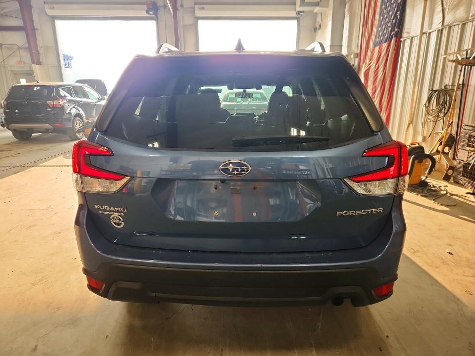 2019 Subaru Forester VIN JF2SKAEC8KH545901 COPART salvage auction — HAIL, WI - CERTIFICATE OF TITLE, sold $7,400 on 2026-08-25 (photo 6)
