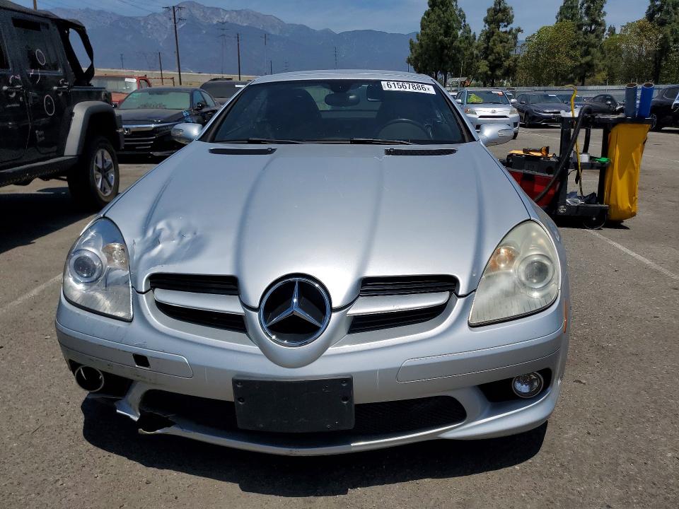 2005 Mercedes-benz Slk-class VIN WDBWK56F15F061177 COPART salvage auction — FRONT END, HI - DIS/DLR/EXP ONLY CLEAN TITLE (P), sold $1,150 on 2026-08-18 (photo 5)