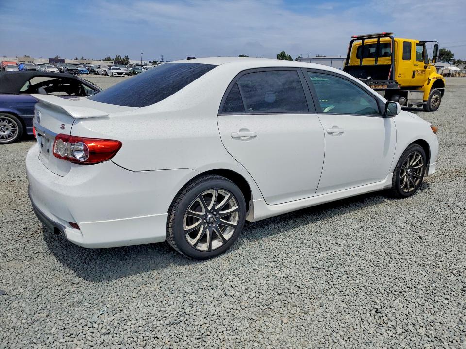 2013 Toyota Corolla VIN 5YFBU4EE4DP107945 COPART salvage auction — MINOR DENT/SCRATCHES, Ca - Dis/Dlr/Exp Only Clean Title, sold $4,100 on 2026-07-31 (photo 3)