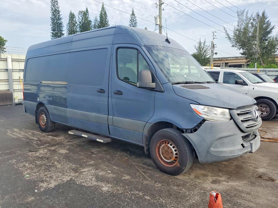 2019 Mercedes-benz Sprinter VIN WD4PF1CD5KP141020 COPART salvage auction — FRONT END, Fl - Certificate Of Title, sold $10,300 on 2026-07-29 (photo 4)
