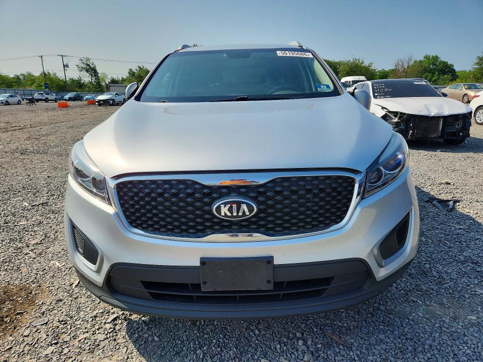 2018 Kia Sorento VIN 5XYPGDA54JG374103 COPART salvage auction — SIDE, NJ - CERT OF TITLE-SALVAGE, sold $2,500 on 2026-07-28 (photo 5)