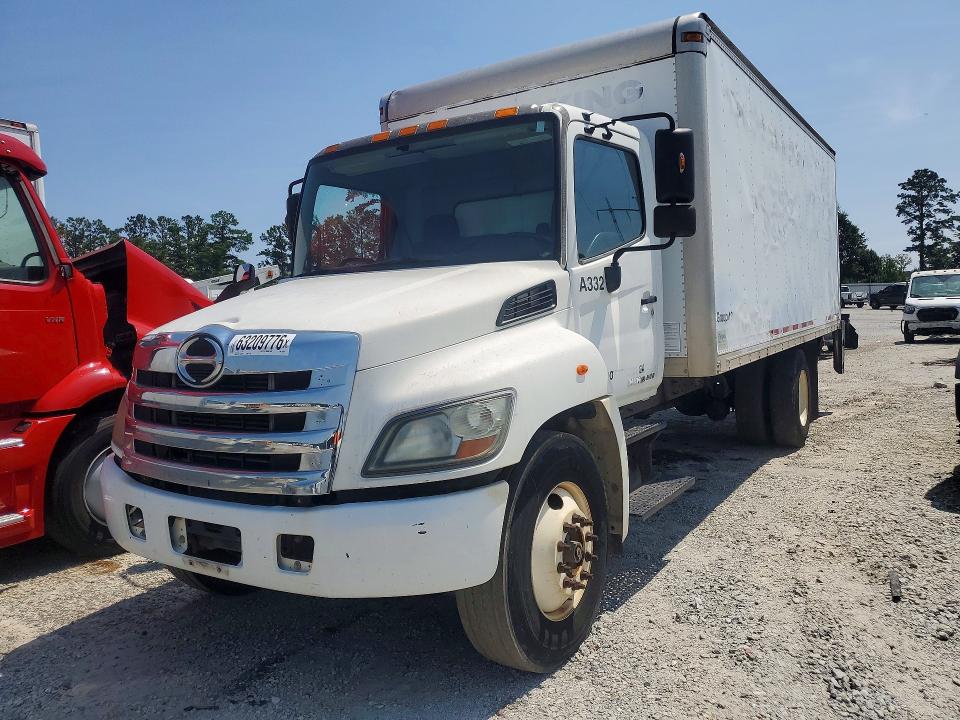 2013 Hino Hino 268 VIN 5PVNJ8JV3D4S55574 COPART salvage auction — MINOR DENT/SCRATCHES, CT, sold $2,850 on 2026-09-15 (photo 1)