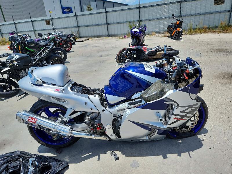 2005 Suzuki Gsx1300 VIN JS1GW71A352101858 COPART salvage auction — FRONT END, Fl - Cert Of Title Slvg Rebuildable, sold $1,800 on 2026-07-16 (photo 1)