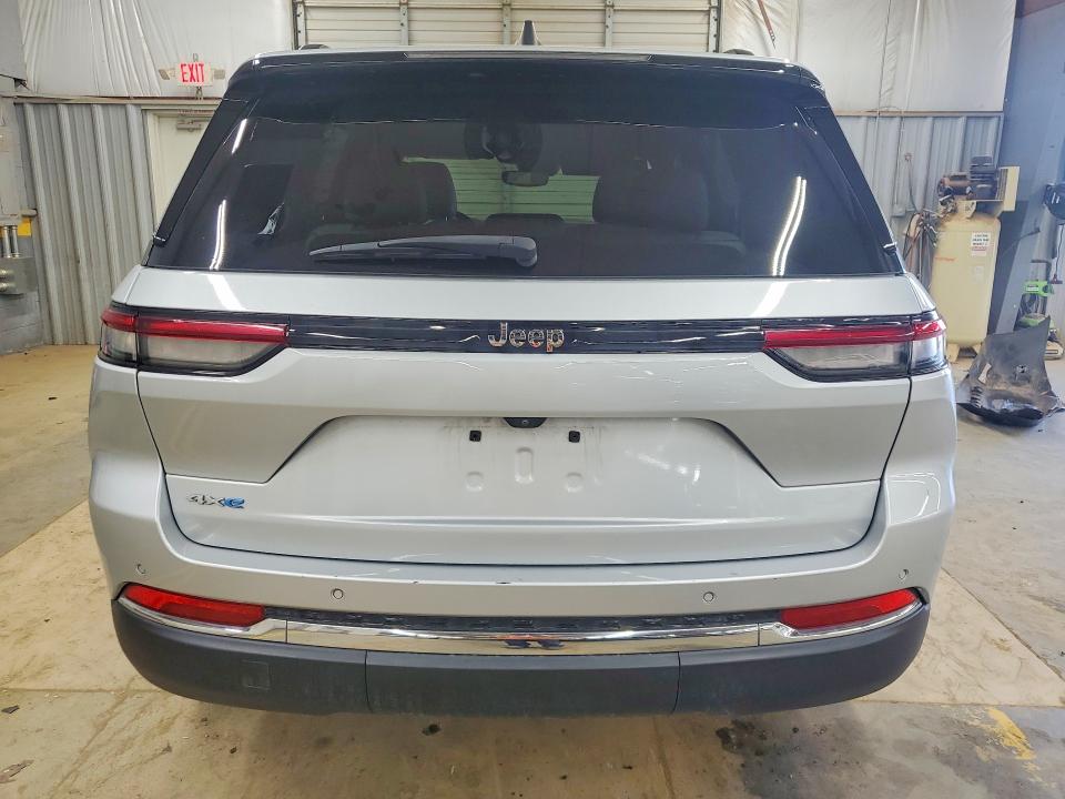 2024 Jeep Cherokee VIN 1C4RJYB64RC721339 COPART salvage auction — MINOR DENT/SCRATCHES, Ga - Dealer Only Clean Title (P), sold $17,500 on 2026-07-29 (photo 6)
