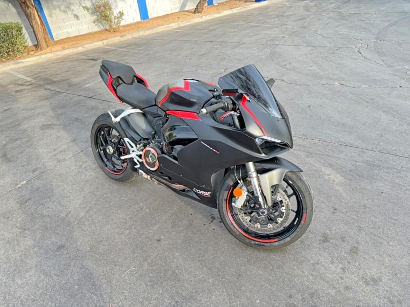 2024 Ducati Panigale VIN ZDMHAATW4RB015404 COPART salvage auction — NORMAL WEAR, AZ - CERT OF TITLE - SALVAGE (P), sold $16,000 on 2026-07-28 (photo 1)
