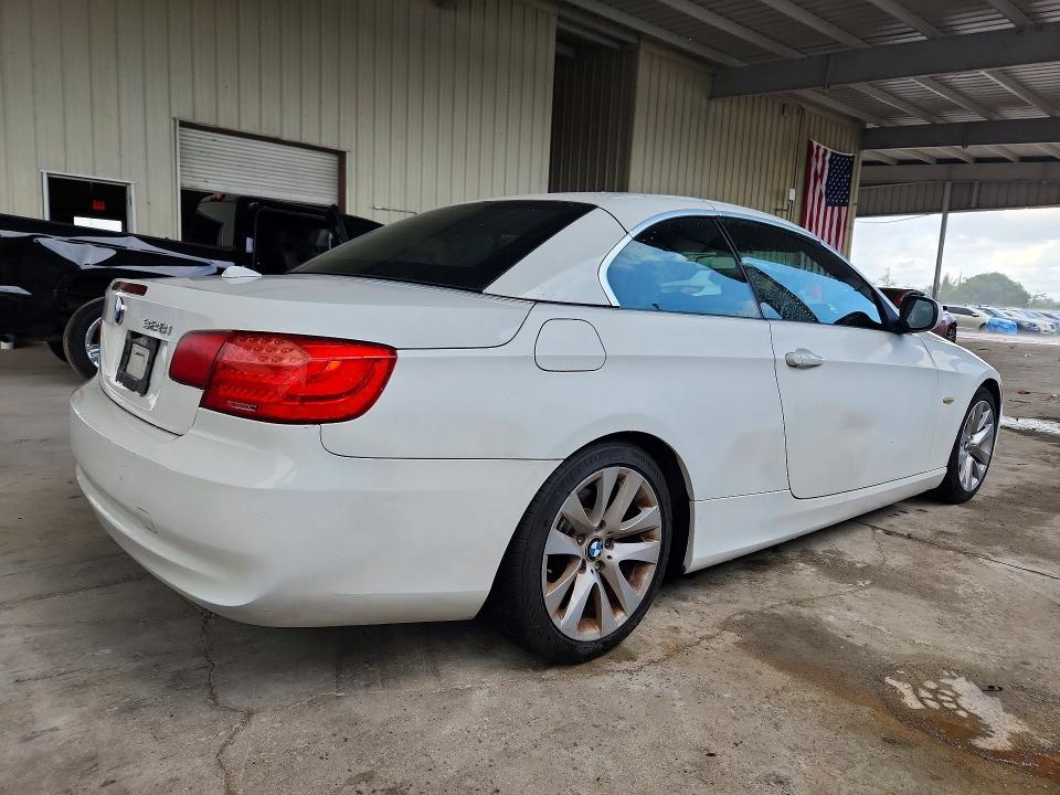 2012 BMW 3 series VIN WBADW7C5XCE730048 COPART salvage auction — MINOR DENT/SCRATCHES, FL - CERT OF TTL-REBUILT&SLVG RBLD, sold $825 on 2026-07-29 (photo 3)