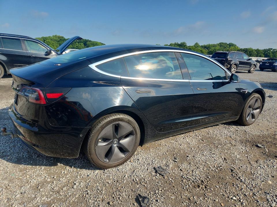 2019 Tesla Model 3 VIN 5YJ3E1EA5KF325138 COPART salvage auction — MINOR DENT/SCRATCHES, Mt - Dealer Only Clean Title (P), sold $5,200 on 2026-09-08 (photo 3)