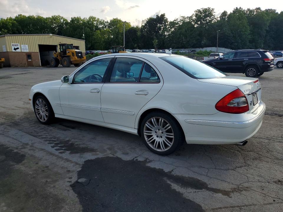 2008 Mercedes-benz E-klasse VIN WDBUF87X68B292415 COPART salvage auction — MINOR DENT/SCRATCHES, Nj - Certificate Of Title, sold $450 on 2026-08-03 (photo 2)