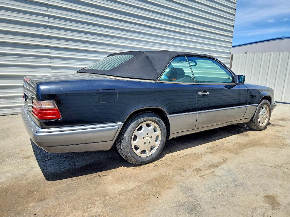 1995 Mercedes-benz E-class VIN WDBEA66EXSC282317 COPART salvage auction — MINOR DENT/SCRATCHES, Ca - Dis/Dlr/Exp Only Clean Title (P), sold $6,800 on 2026-07-31 (photo 3)