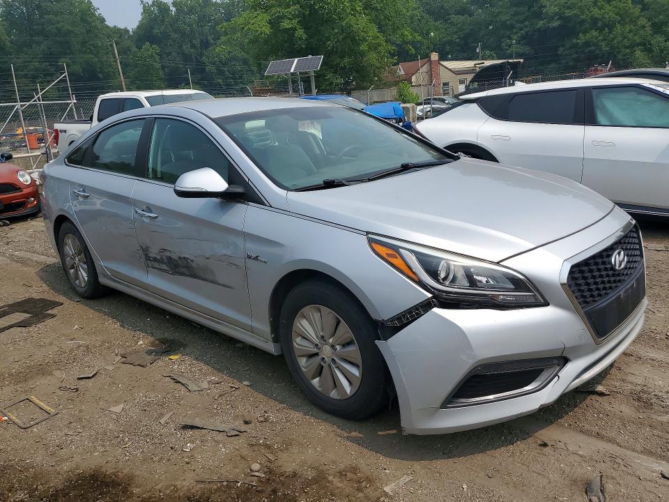 2017 Hyundai Sonata VIN KMHE24L16HA058045 COPART salvage auction — FRONT END, VA - CERTIFICATE OF TITLE, sold $450 on 2026-07-28 (photo 4)