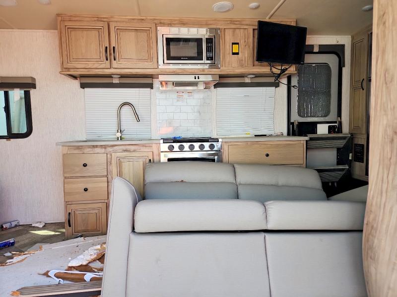2021 Foresriver VIN 4X4TPAW29MN056593 COPART salvage auction — ALL OVER, IN - CERT OF TITLE-SALVAGE TITLE, sold $25 on 2026-07-30 (photo 8)