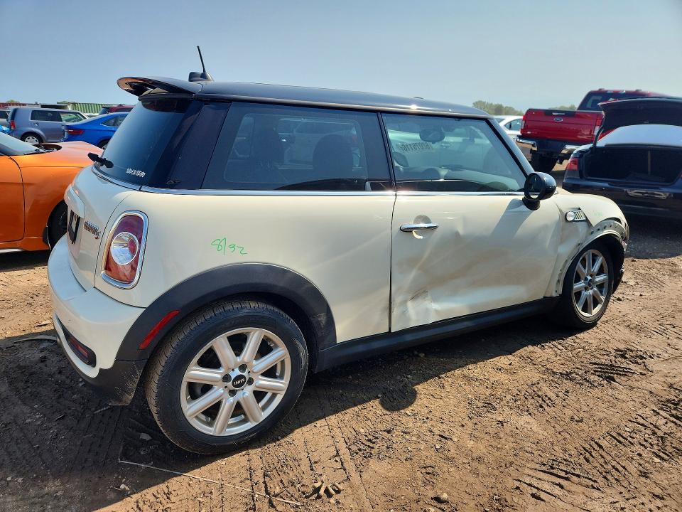 2013 Mini Cooper VIN WMWSV3C57DT389885 COPART salvage auction — SIDE, Il - Salvage Certificate, sold $300 on 2026-09-08 (photo 3)