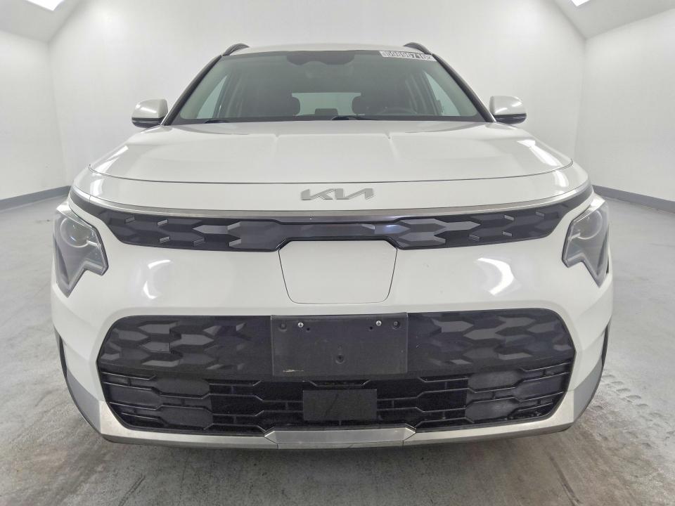 2023 Kia Niro VIN KNDCR3L15P5026048 COPART salvage auction — MECHANICAL, CA - CERTIFICATE OF TITLE, sold $7,100 on 2026-07-15 (photo 5)