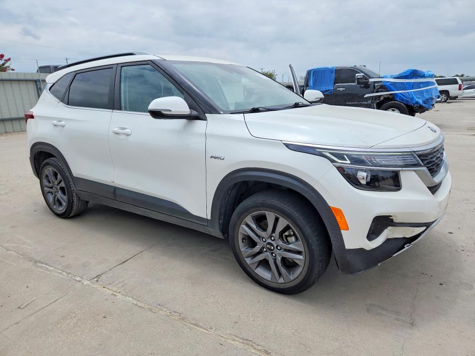 2021 Kia Seltos VIN KNDEUCAA1M7043259 COPART salvage auction — FRONT END, TX - CERT OF TITLE-REBUILT SALVAGE, sold $350 on 2026-07-30 (photo 4)