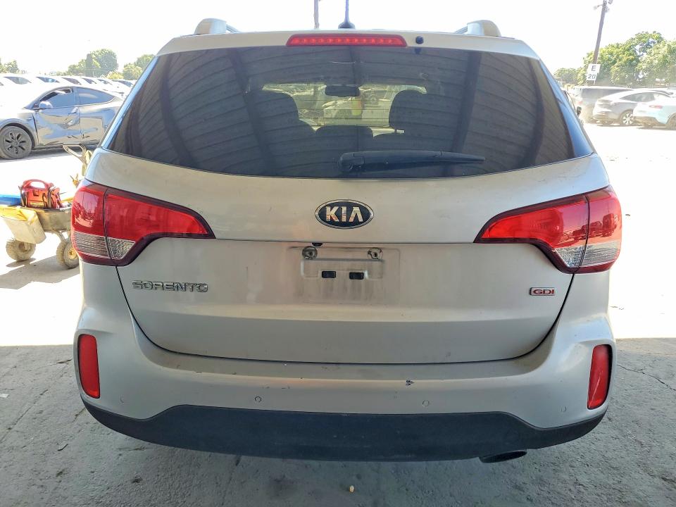 2015 Kia Sorento VIN 5XYKT4A67FG613343 COPART salvage auction — SIDE, CA - SALVAGE CERTIFICATE, sold $325 on 2026-07-27 (photo 6)