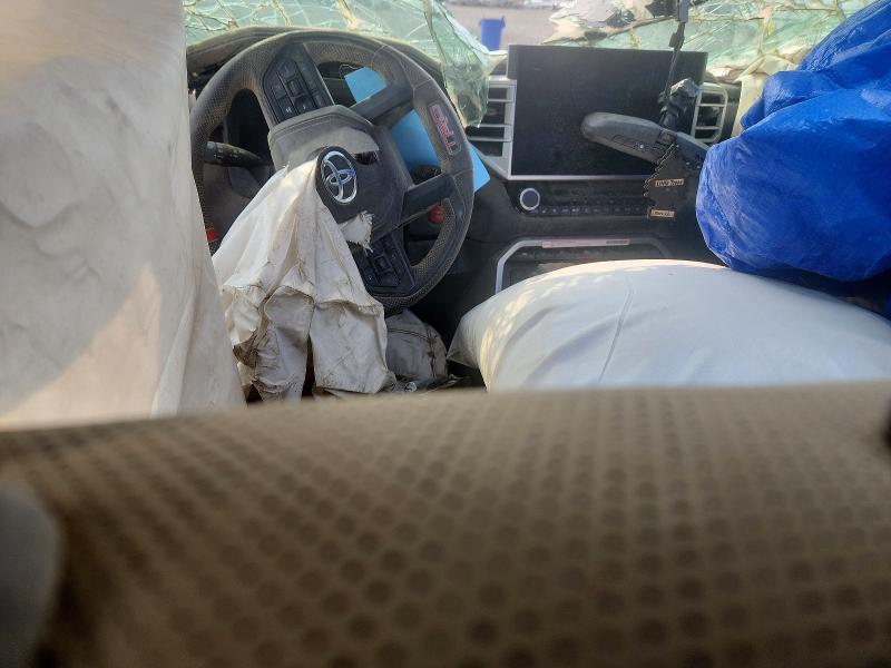 2025 Toyota Sequoia VIN 7SVAAABA2SX050623 COPART salvage auction — ROLLOVER, WA - BILL OF SALE, sold $1,600 on 2026-07-29 (photo 8)