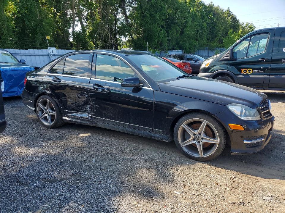 2014 Mercedes-benz C class VIN WDDGF8AB3EA967902 COPART salvage auction — VANDALISM, ON - PERMIT NO BRAND - UNFIT, sold $1,450 on 2026-08-13 (photo 4)