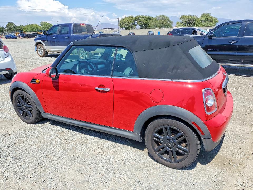 2015 Mini Cooper VIN WMWZN3C57FT862136 COPART salvage auction — MINOR DENT/SCRATCHES, CA - APP FOR DUP CLEAN OR AC, sold $1,100 on 2026-07-31 (photo 2)