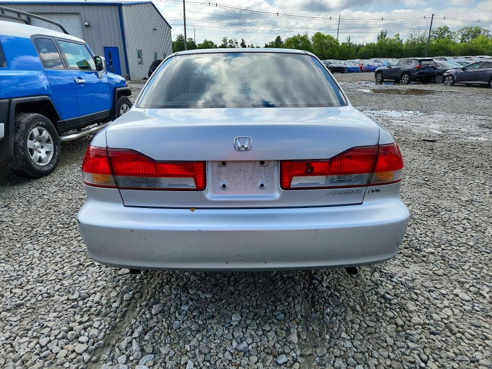 2002 Honda Accord VIN 1HGCG16492A081491 COPART salvage auction — MINOR DENT/SCRATCHES, MA - CERTIFICATE OF TITLE, sold $375 on 2026-07-10 (photo 6)
