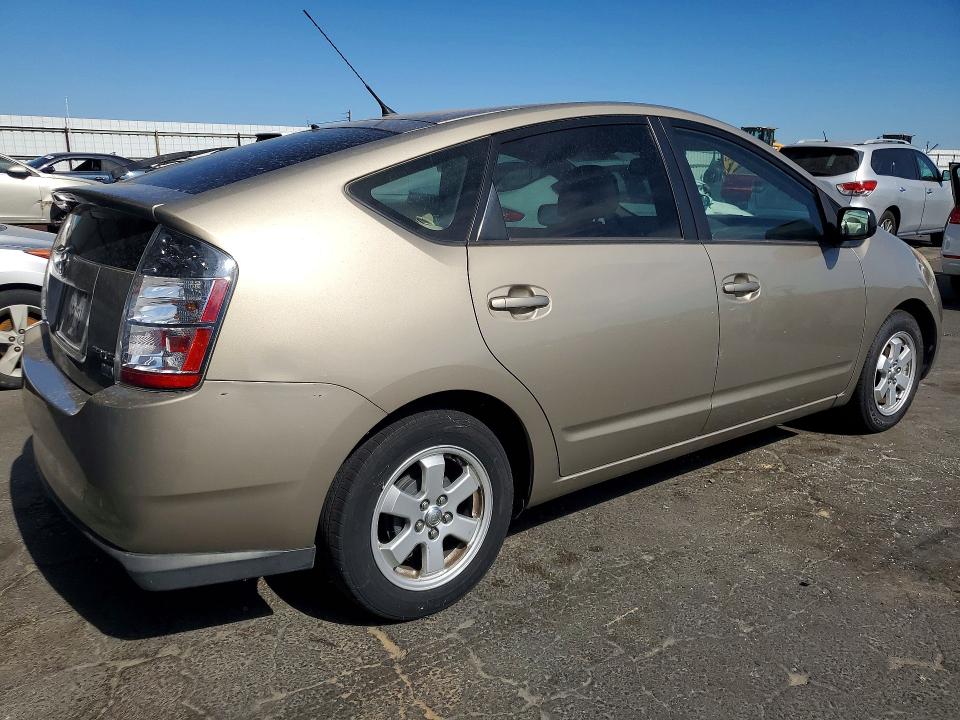 2004 Toyota Prius VIN JTDKB22U040027462 COPART salvage auction — MECHANICAL, CA - DIS/DLR/EXP ONLY CLEAN TITLE, sold $425 on 2026-07-09 (photo 3)