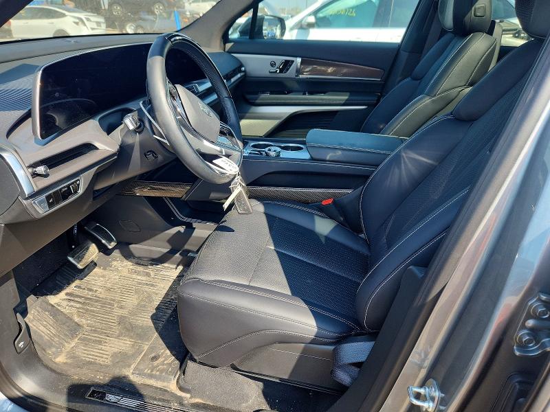 2026 Cadillac Xt4 VIN 1GYC3NML2TZ705303 COPART salvage auction — REAR END, Id - Salvage Certificate Of Title, sold $30,250 on 2026-08-14 (photo 7)