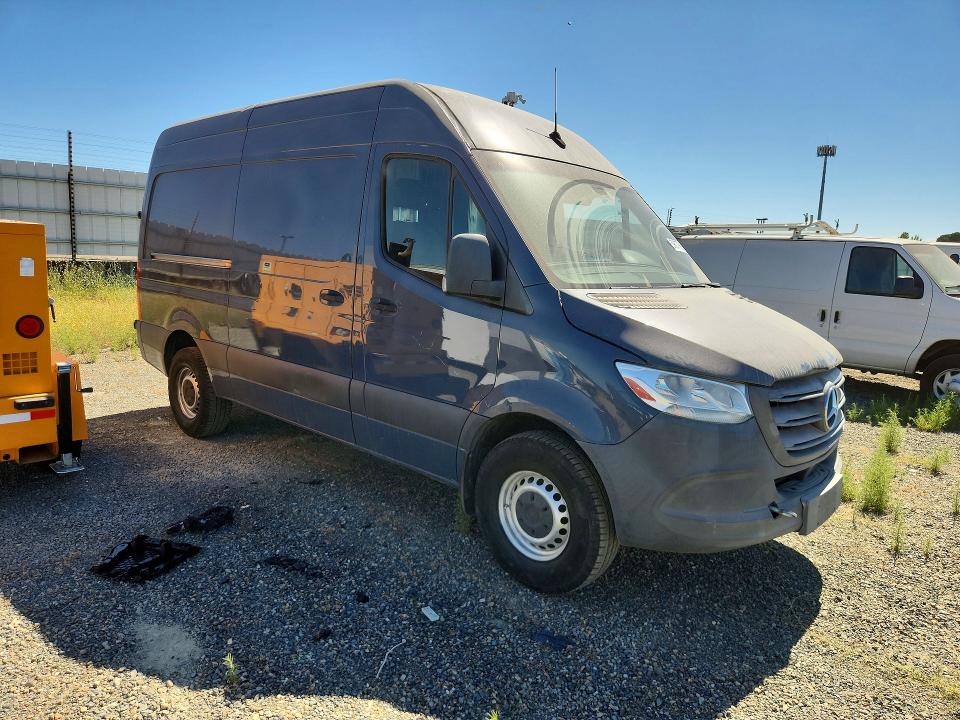 2019 Mercedes-benz Sprinter VIN WD4PF0CD9KP034482 COPART salvage auction — MECHANICAL, Ca - Dis/Dlr/Exp Only Clean Title (P), sold $3,000 on 2026-07-27 (photo 4)