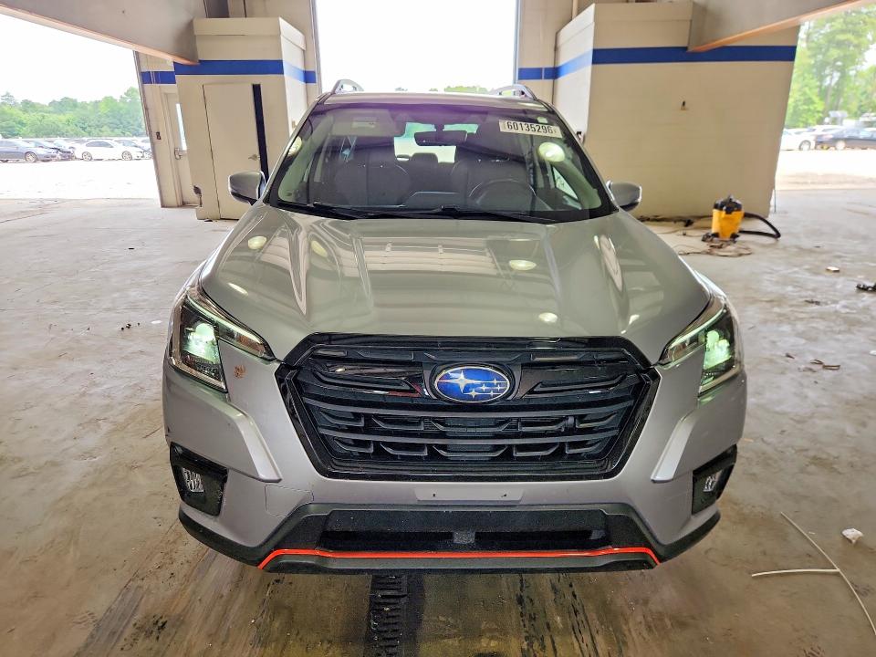 2023 Subaru Forester VIN JF2SKAJC7PH538208 COPART salvage auction — UNDERCARRIAGE, VA - CERT OF TITLE - SALVAGE, sold $5,900 on 2026-07-31 (photo 5)