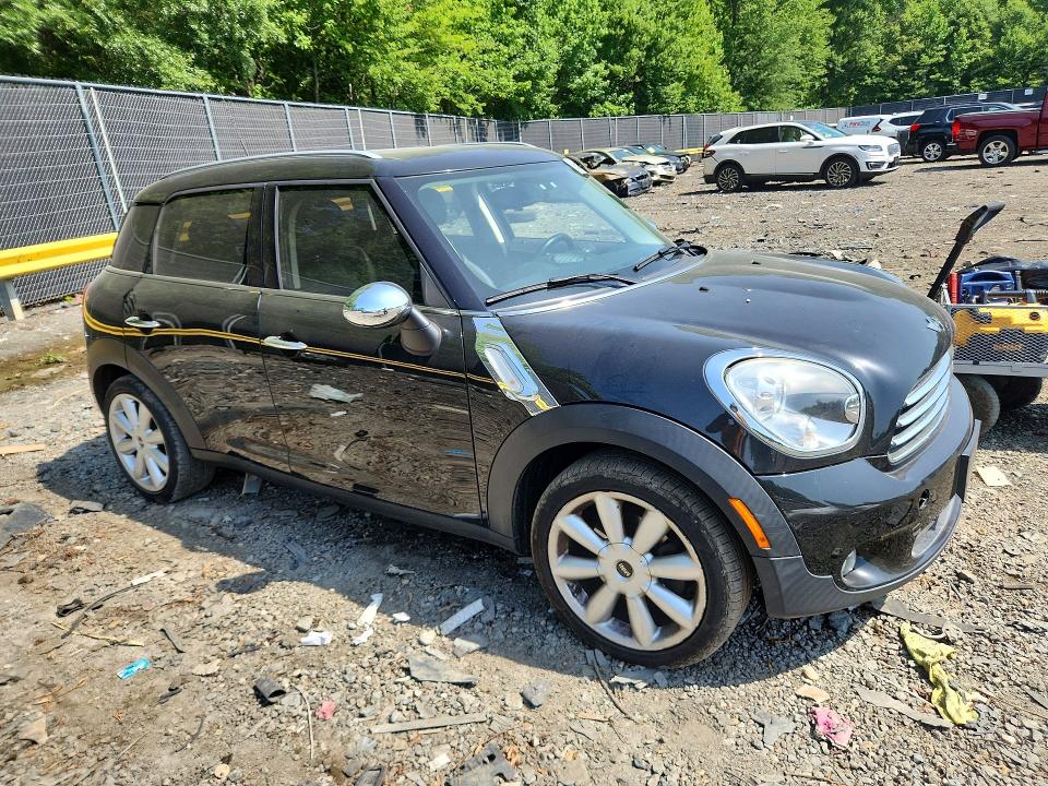 2011 Mini Cooper VIN WMWZB3C53BWH94714 COPART salvage auction — MINOR DENT/SCRATCHES, Md - Certificate Of Title, sold $275 on 2026-07-31 (photo 4)