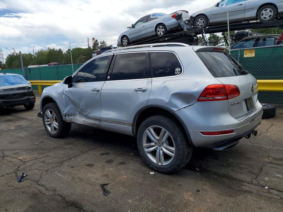 2012 Volkswagen Touareg VIN WVGFK9BP7CD001805 COPART salvage auction — ROLLOVER, Co - Salvage Title, sold $350 on 2026-08-13 (photo 2)