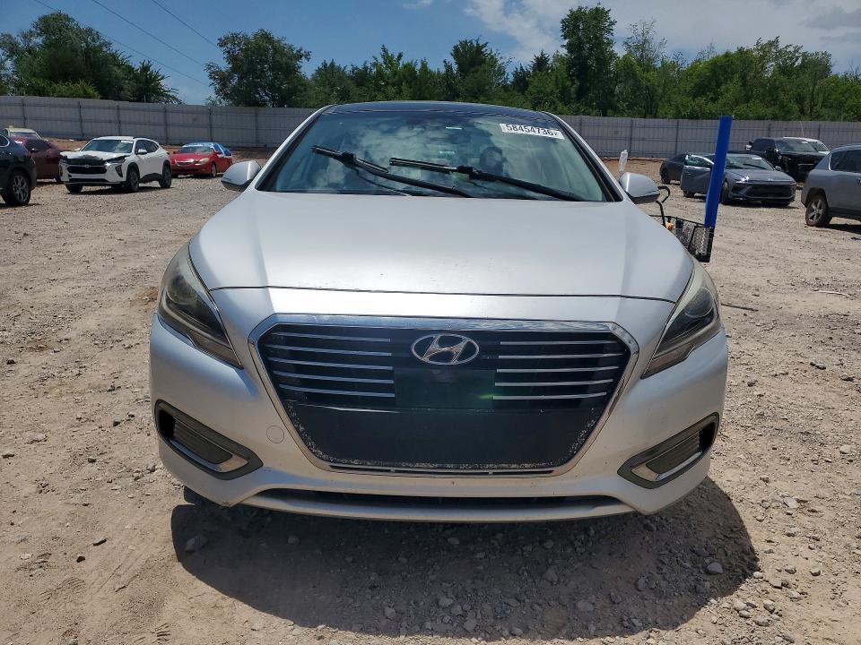 2017 Hyundai Sonata VIN KMHE34L19HA046839 COPART salvage auction — MINOR DENT/SCRATCHES, Ok - Certificate Of Title, sold $1,650 on 2026-07-07 (photo 5)