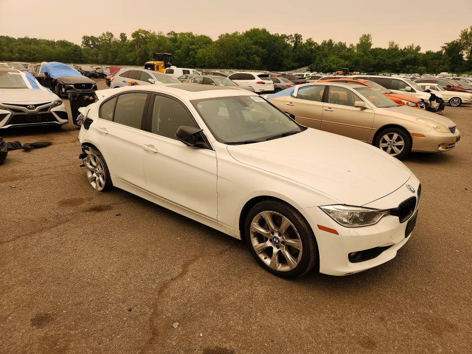 2015 BMW 3er VIN WBA3B9G55FNR93954 COPART salvage auction — REAR END, Ct - Cert Of Title-Salvage, sold $2,550 on 2026-08-07 (photo 4)