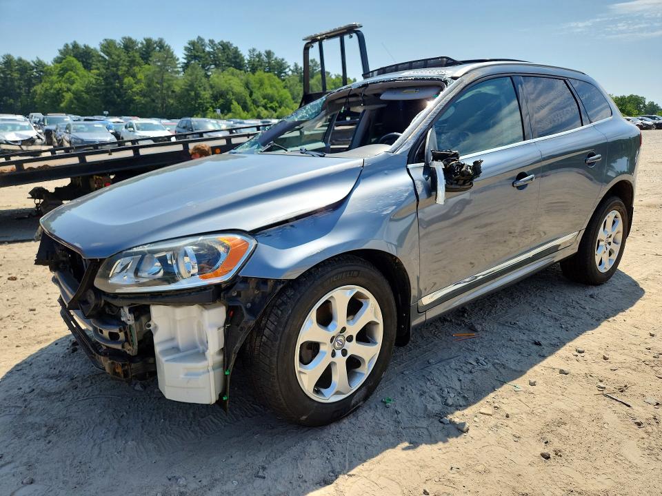 2016 Volvo VIN YV4612RKXG2848938 COPART salvage auction — ROLLOVER, Ma - Cert Of Title-Reconstrctd Coll, sold $450 on 2026-07-20 (photo 1)